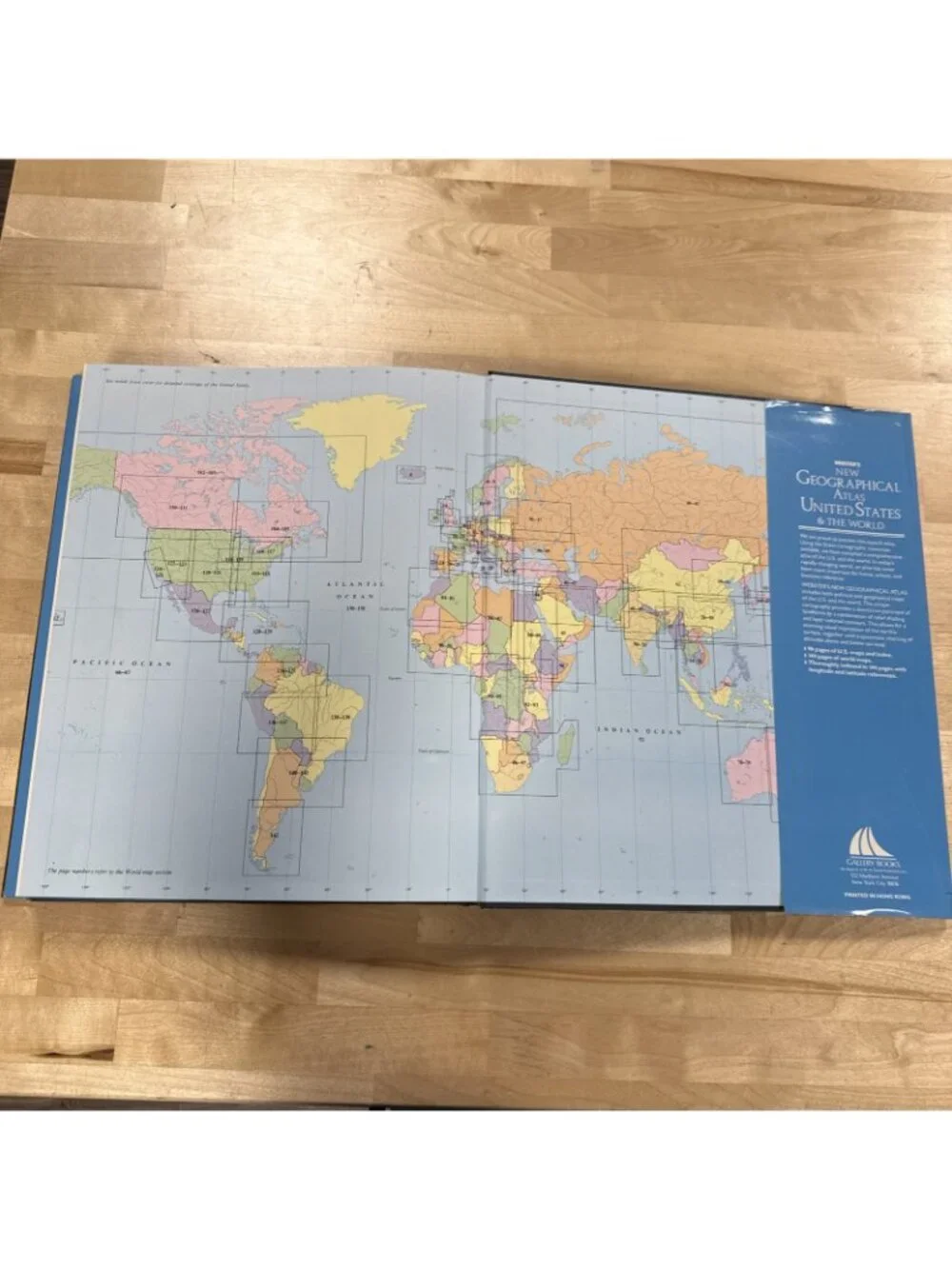 Vintage 1990 Webster’s New Geographical Atlas United States & World Hardcove